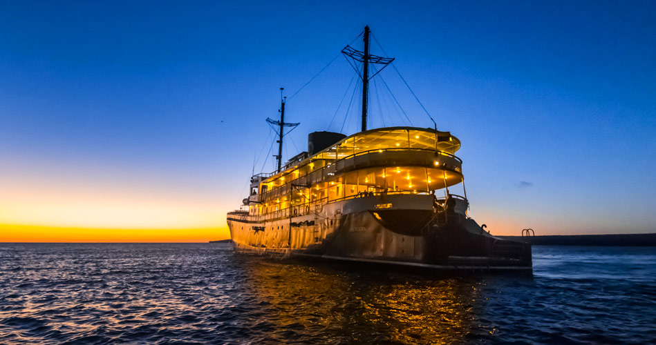 Evolution Galapagos Ship Features - Birdwatching Galapagos Cruises Evolution Galapagos Ship Features - Birdwatching Galapagos Cruises