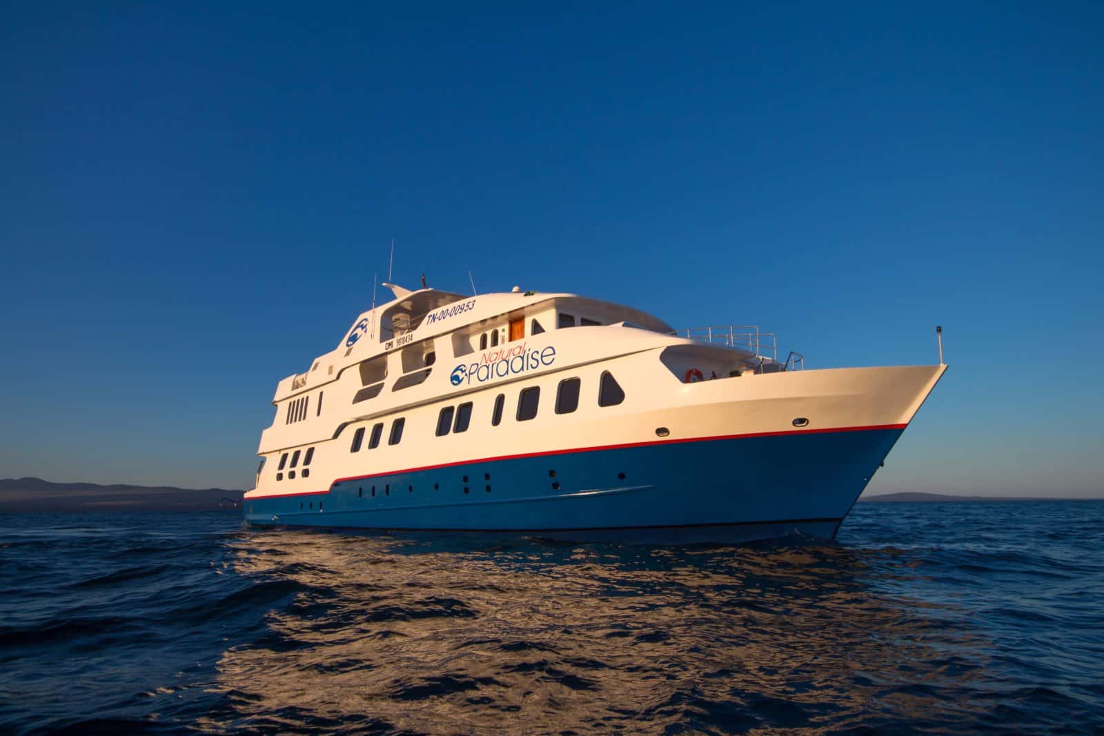 Natural Paradise slider - Galapagos Islands Cruise