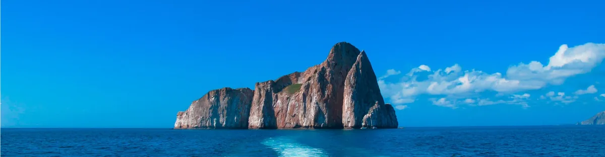 León Dormido: la roca de los martillos en San Cristóbal