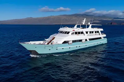 barco 16 400 - Dana Tours