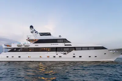 barco 63 400 - Dana Tours
