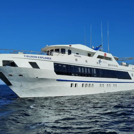 Tiburon Explorer Galapagos Yacht