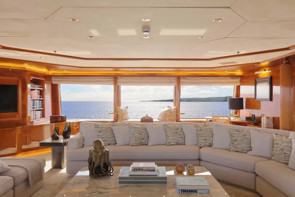 Panoramic lounge with sea views on the Aqua Mare