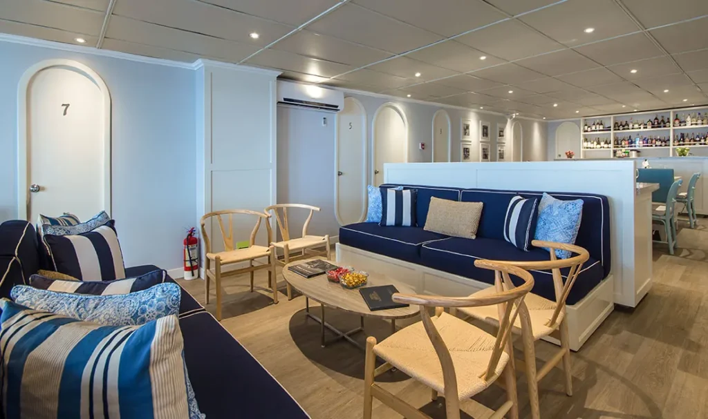 Lounge on the Archipel I catamaran