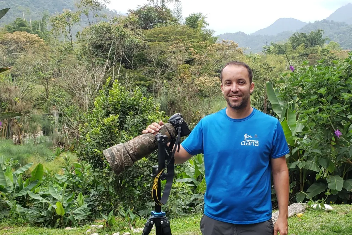 David of Dana Tours with his camera in Mindo Cloud Forest