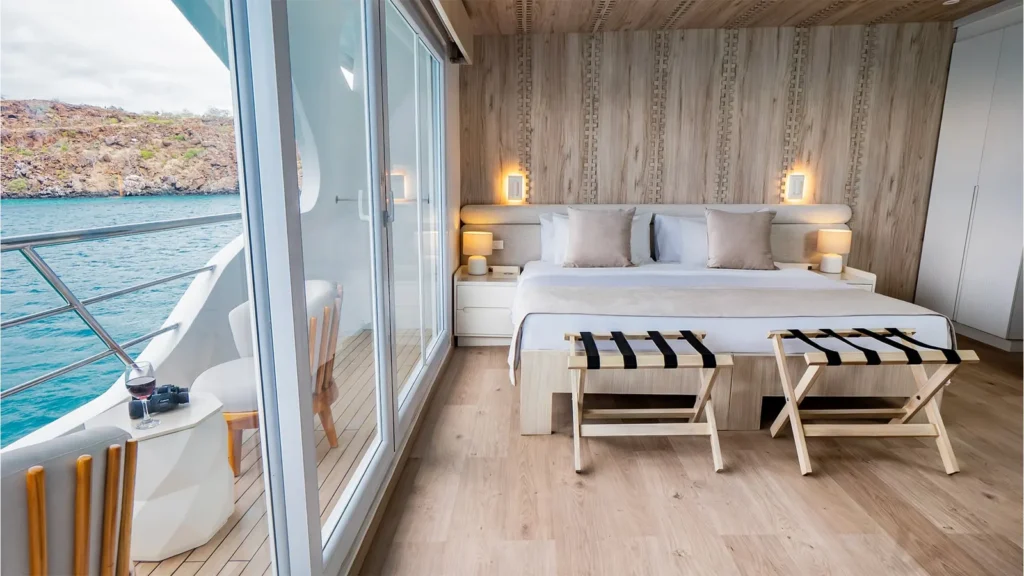 Panoramic Golden Suite with balcony on the Endemic