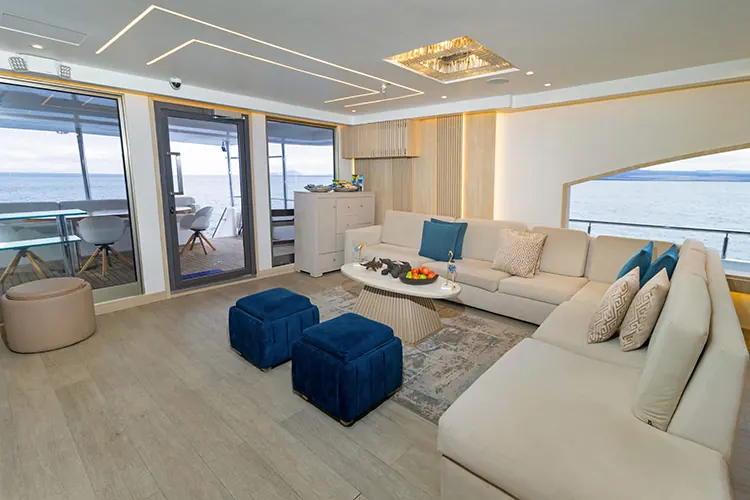 Lounge with sea views on the Grand Majestic