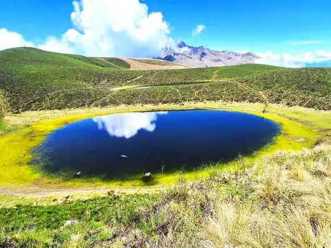 A crater lagoon on Cubilche volcano