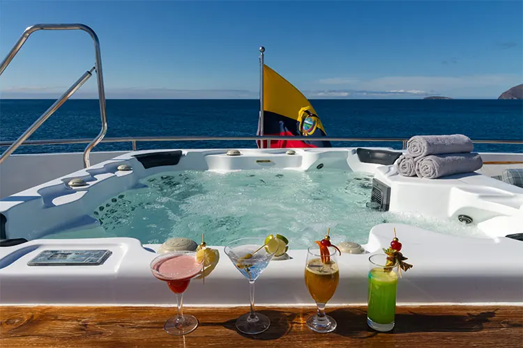 Jacuzzi on the teak sundeck of the Natural Paradise